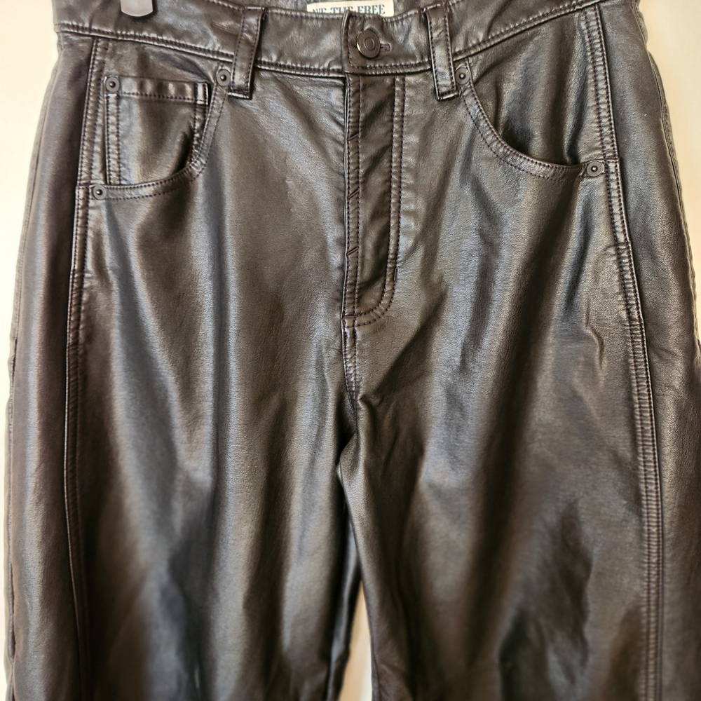 WE THE FREE GOOD LUCK VEGAN LEATHER MID-RISE BARREL JEANS - SIZE 27- COLOR BLACK - Picture 11 of 12